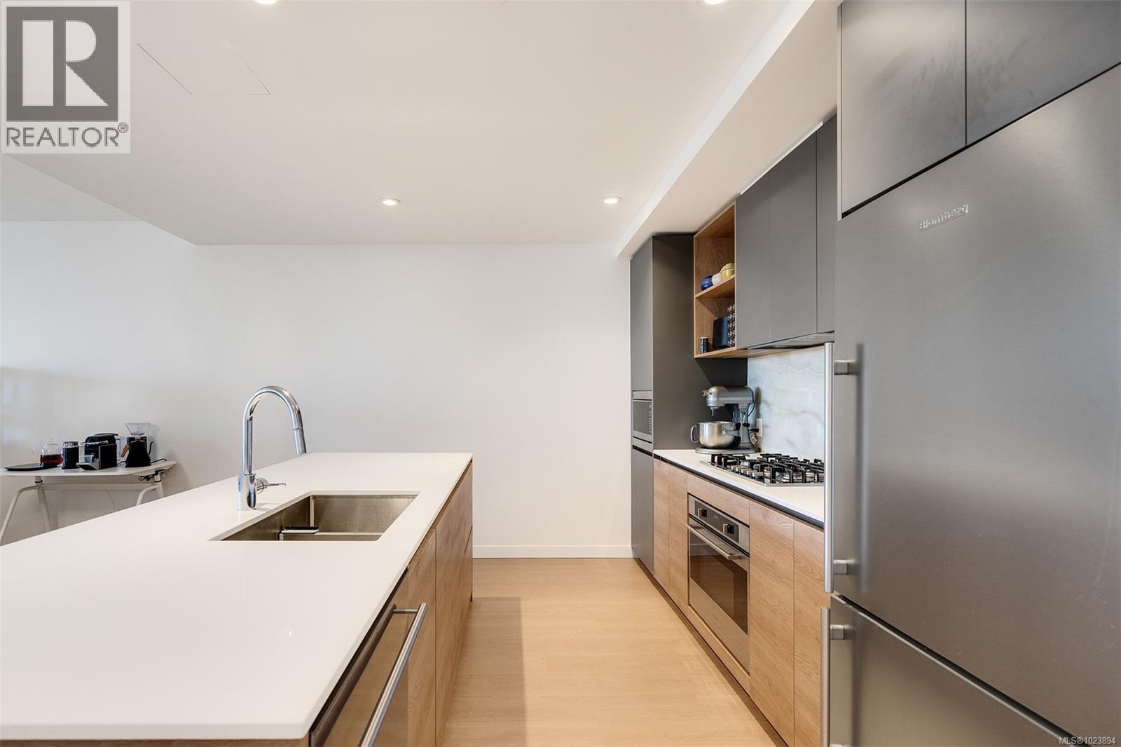 G112 369 Tyee Rd, Victoria, British Columbia  V9A 0B6 - Photo 22 - 1023894