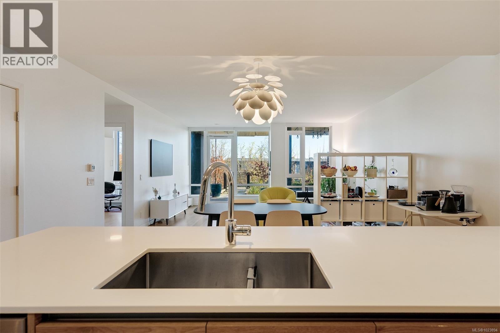 G112 369 Tyee Rd, Victoria, British Columbia  V9A 0B6 - Photo 29 - 1023894