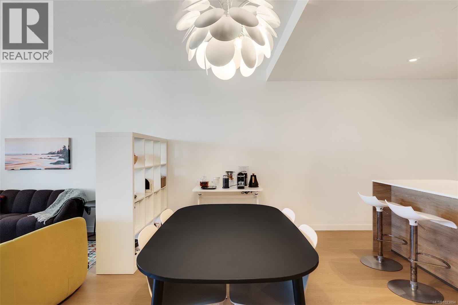 G112 369 Tyee Rd, Victoria, British Columbia  V9A 0B6 - Photo 30 - 1023894