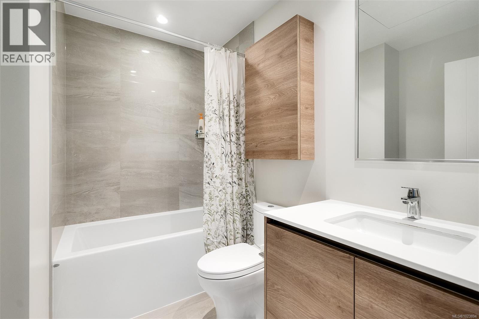 G112 369 Tyee Rd, Victoria, British Columbia  V9A 0B6 - Photo 37 - 1023894