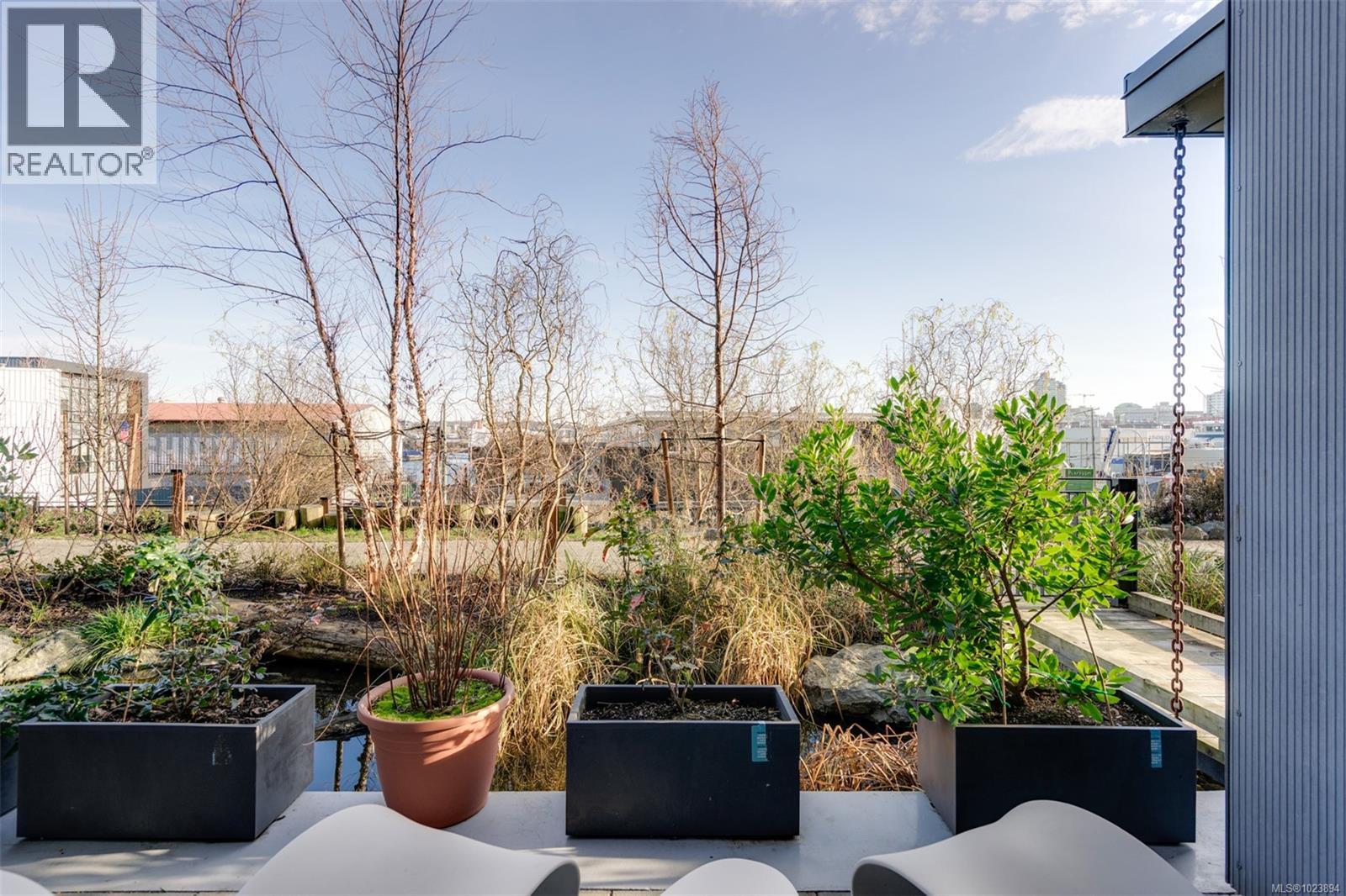 G112 369 Tyee Rd, Victoria, British Columbia  V9A 0B6 - Photo 41 - 1023894