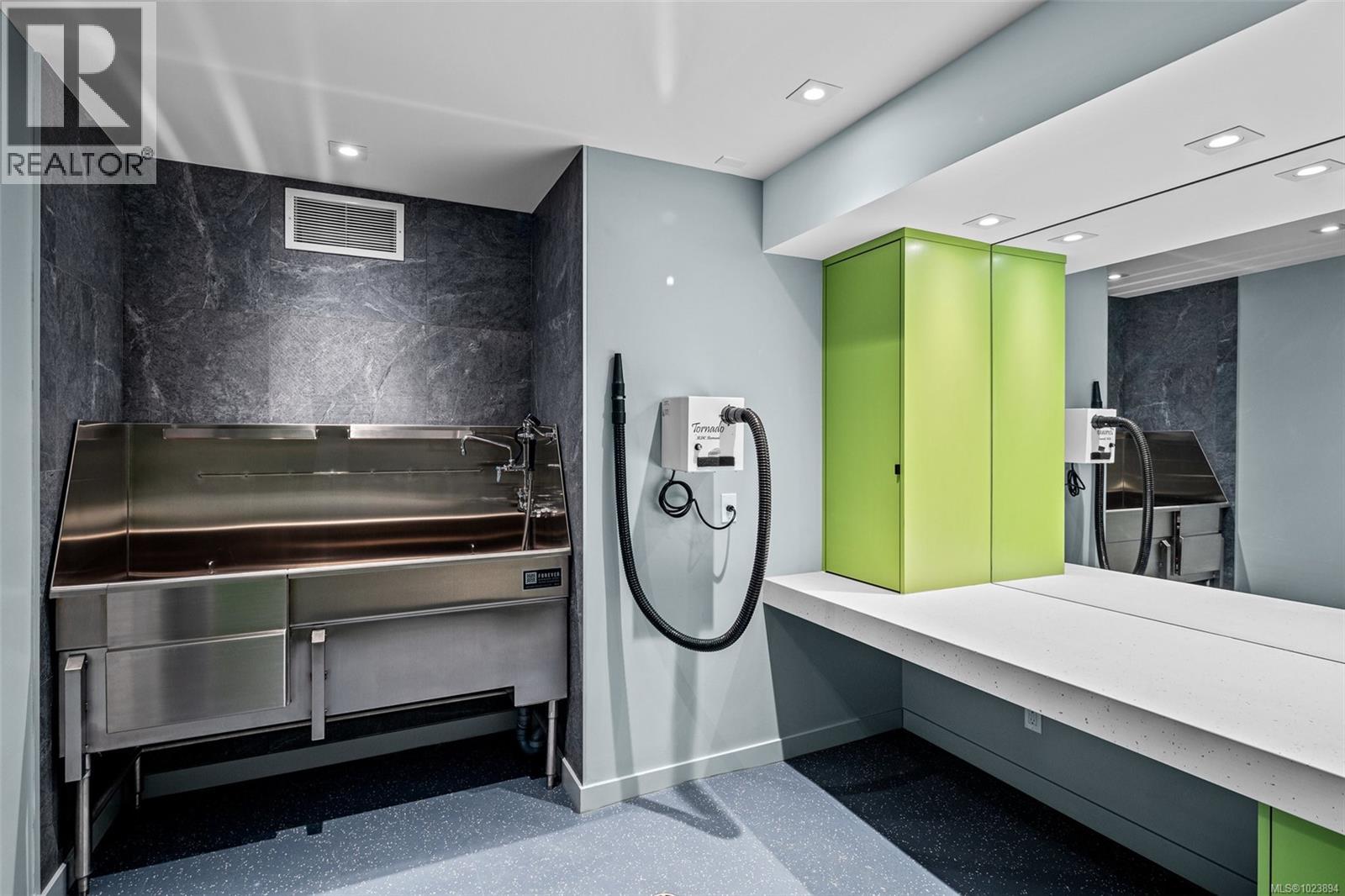 G112 369 Tyee Rd, Victoria, British Columbia  V9A 0B6 - Photo 56 - 1023894