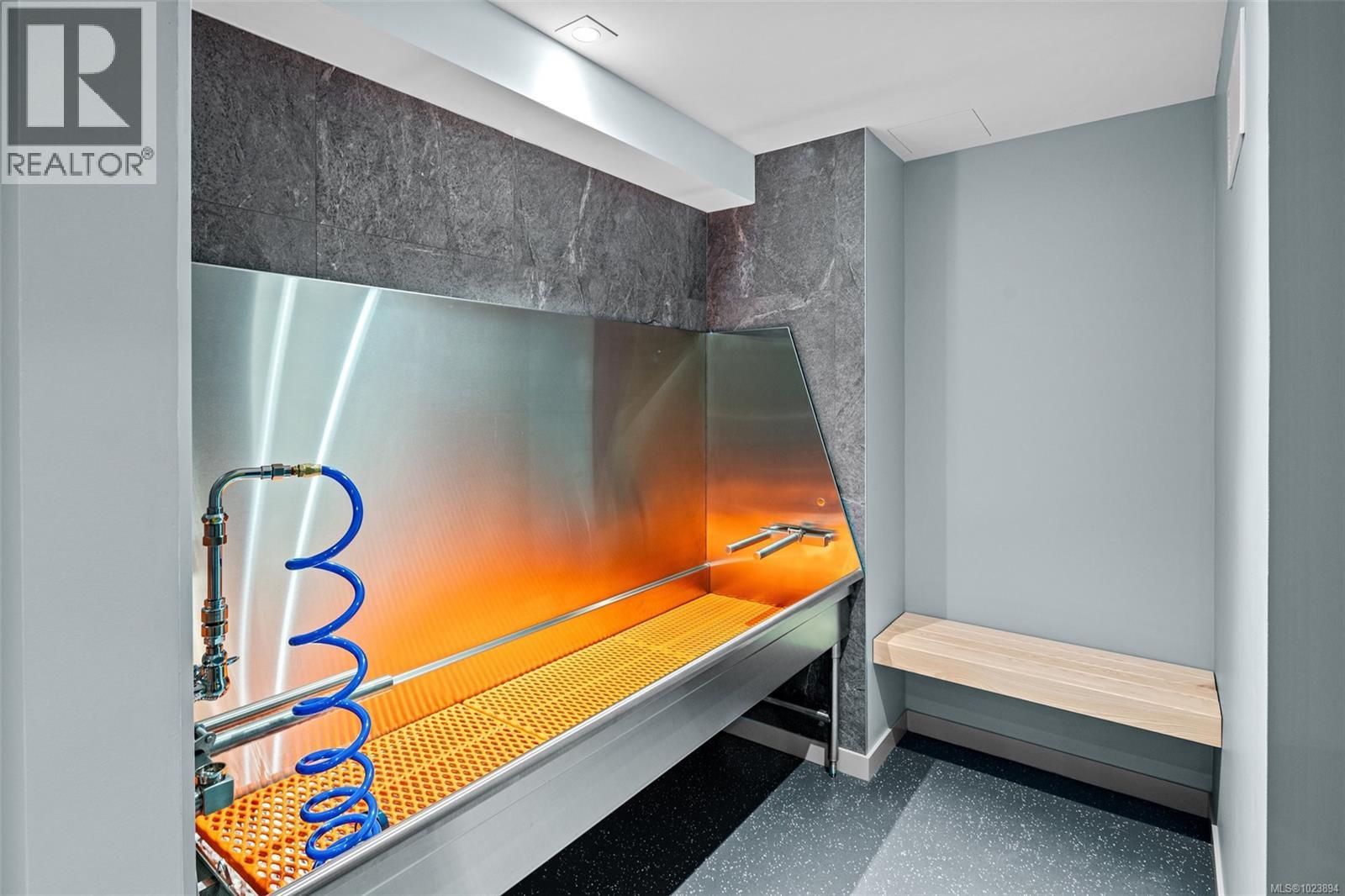 G112 369 Tyee Rd, Victoria, British Columbia  V9A 0B6 - Photo 57 - 1023894