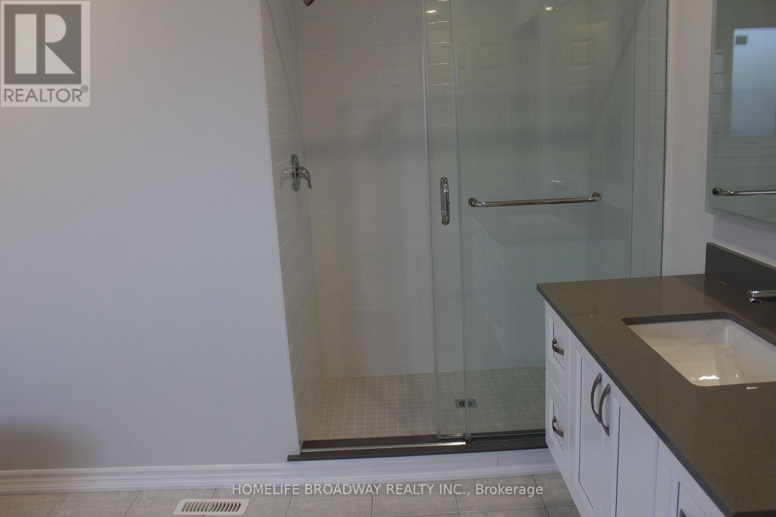 5202 Buttermill Court, Mississauga, Ontario  L5V 1S4 - Photo 11 - W12724902