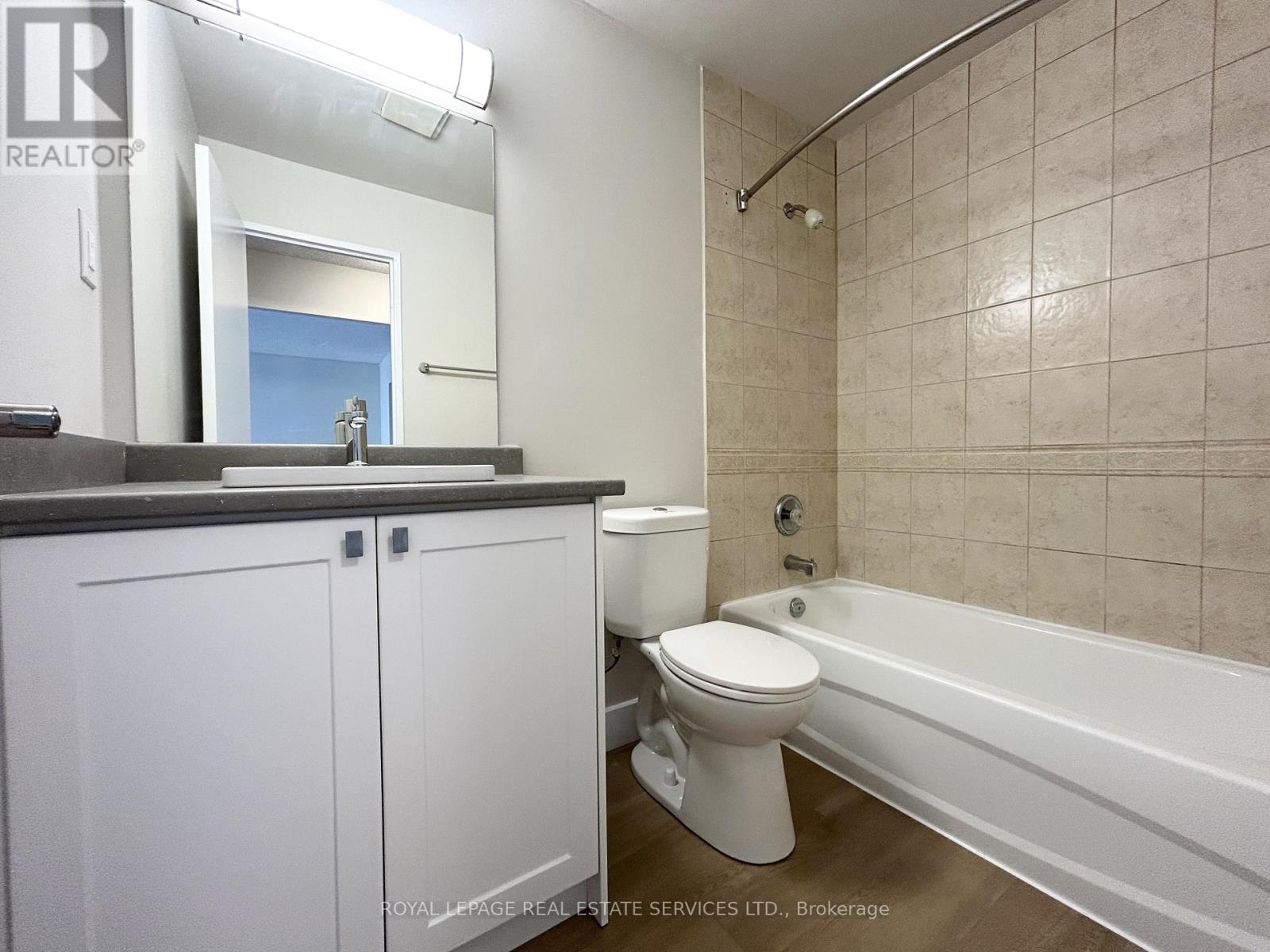 1010 - 82 Millside Drive, Milton, Ontario  L9T 4A1 - Photo 14 - W12724934