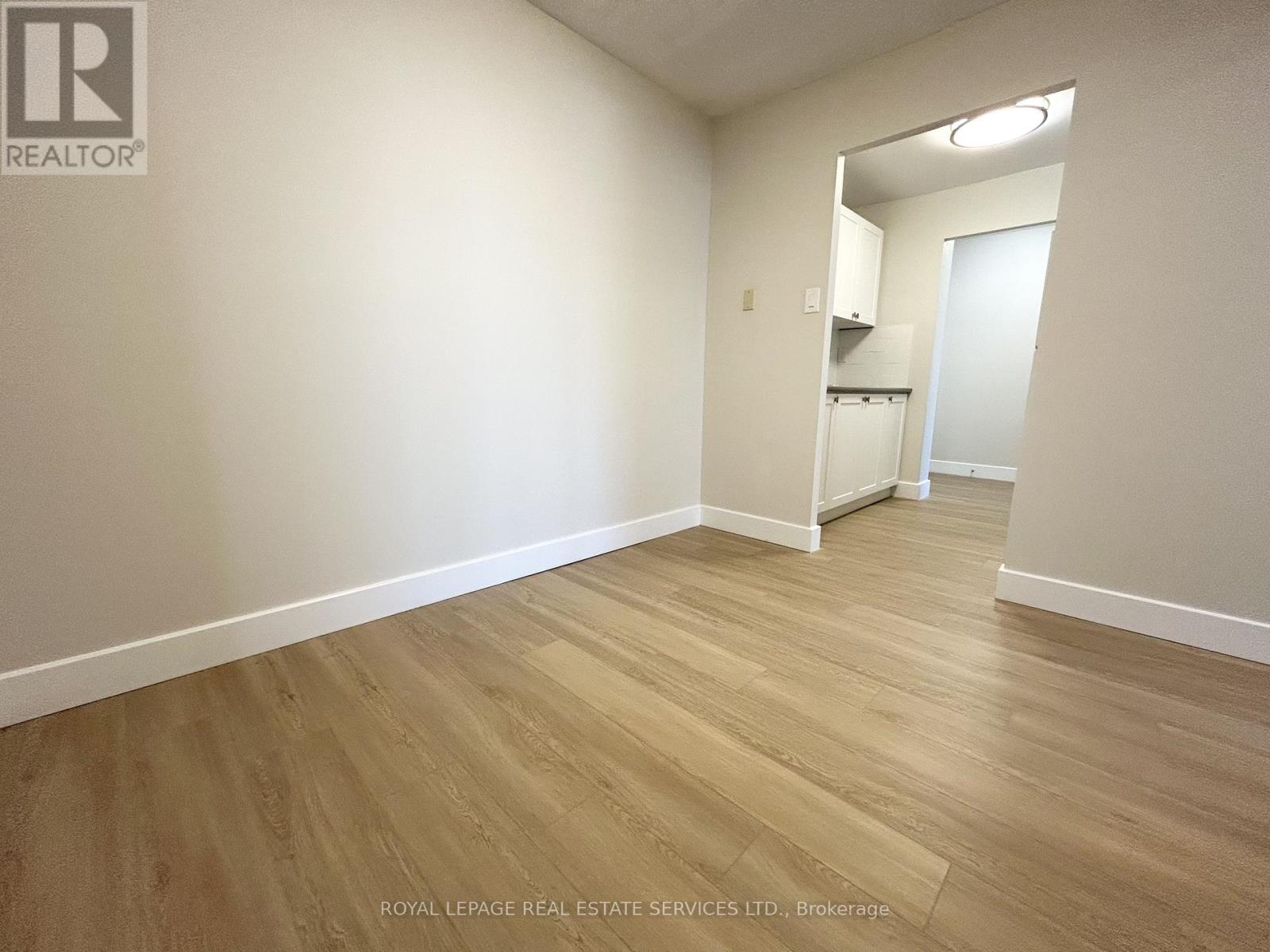 1010 - 82 Millside Drive, Milton, Ontario  L9T 4A1 - Photo 8 - W12724934