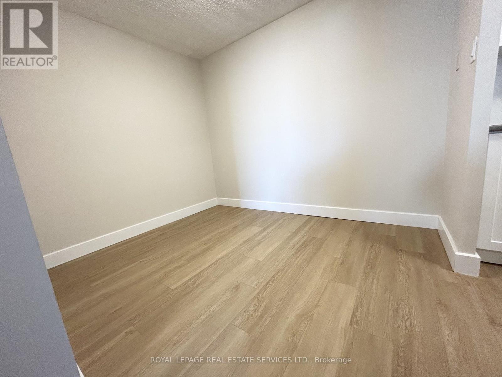 1010 - 82 Millside Drive, Milton, Ontario  L9T 4A1 - Photo 9 - W12724934