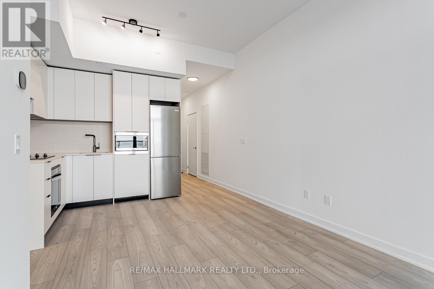 912 - 1007 The Queensway, Toronto, Ontario  M8Z 6C7 - Photo 3 - W12724958