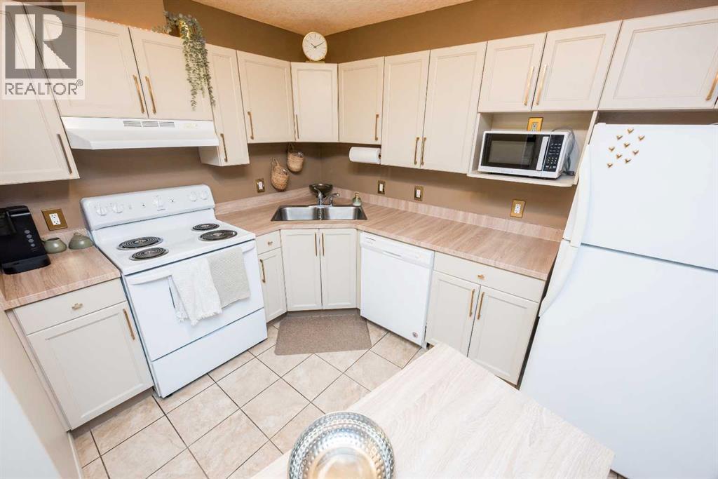 114, 9810 96 Street, Grande Prairie, Alberta  T8V 7T9 - Photo 4 - A2276177