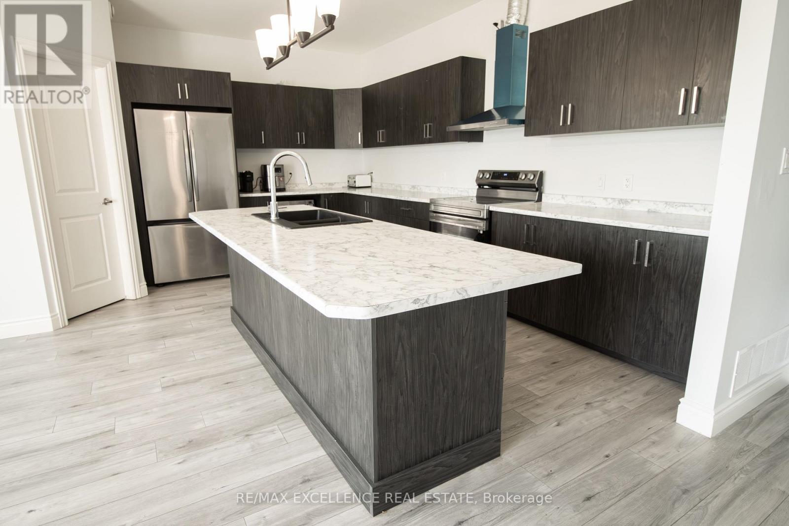 137 Landreville Drive, Sudbury Remote Area, Ontario  P3A 0B5 - Photo 3 - X12724916