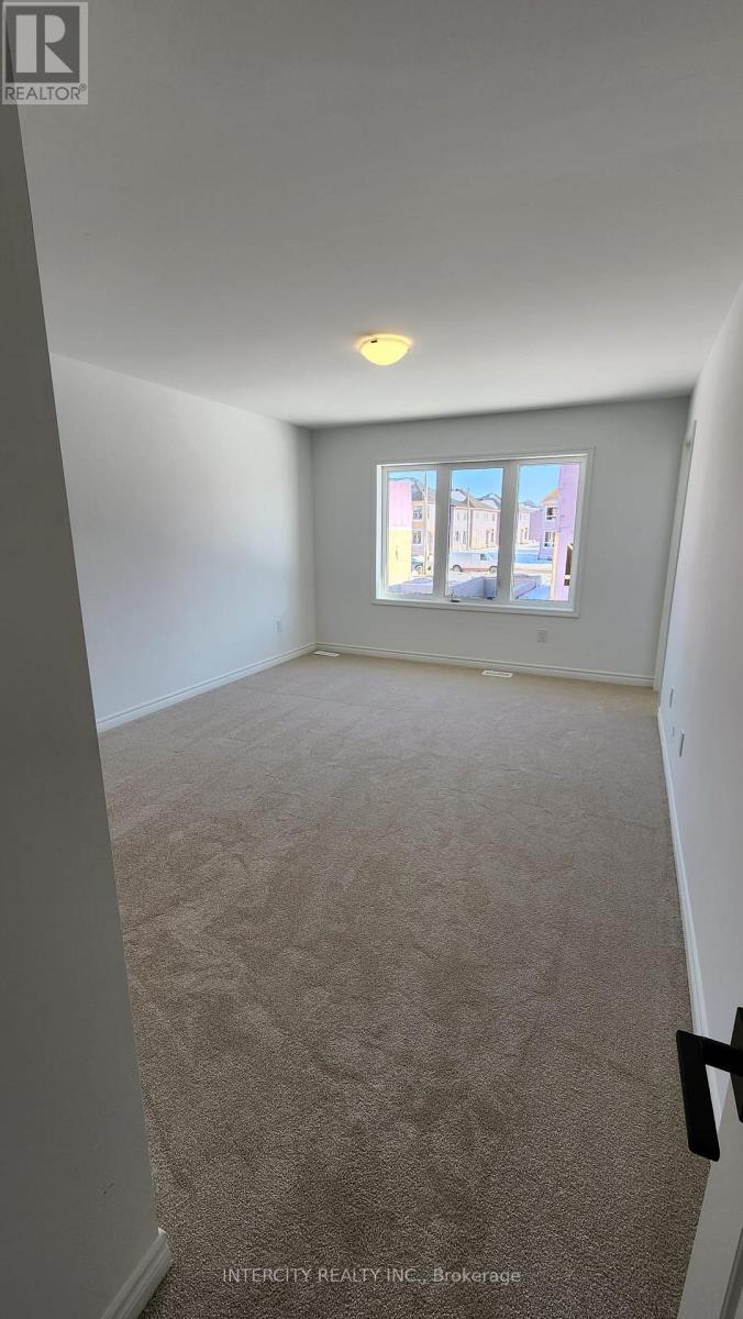 181 Forestwalk Street, Kitchener, Ontario  N2E 3Y2 - Photo 10 - X12724932