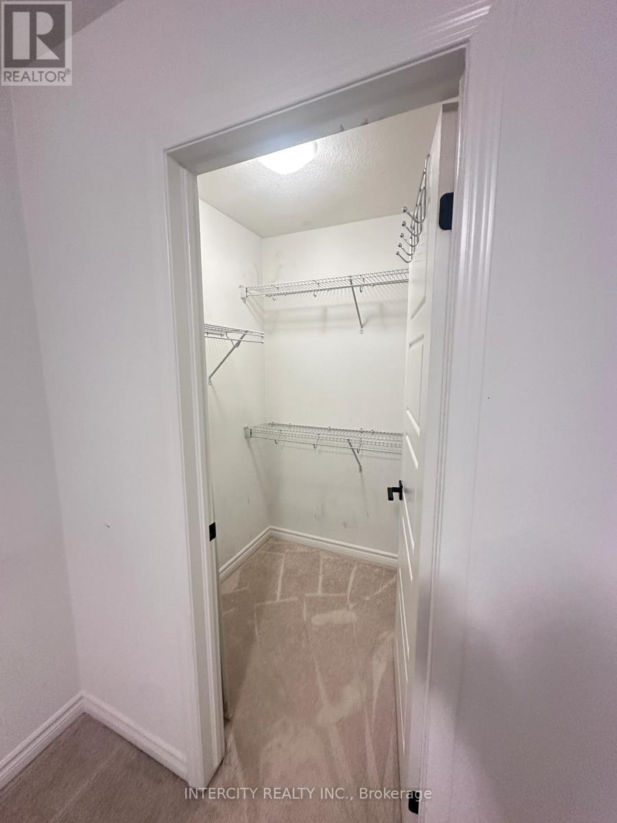 181 Forestwalk Street, Kitchener, Ontario  N2E 3Y2 - Photo 16 - X12724932