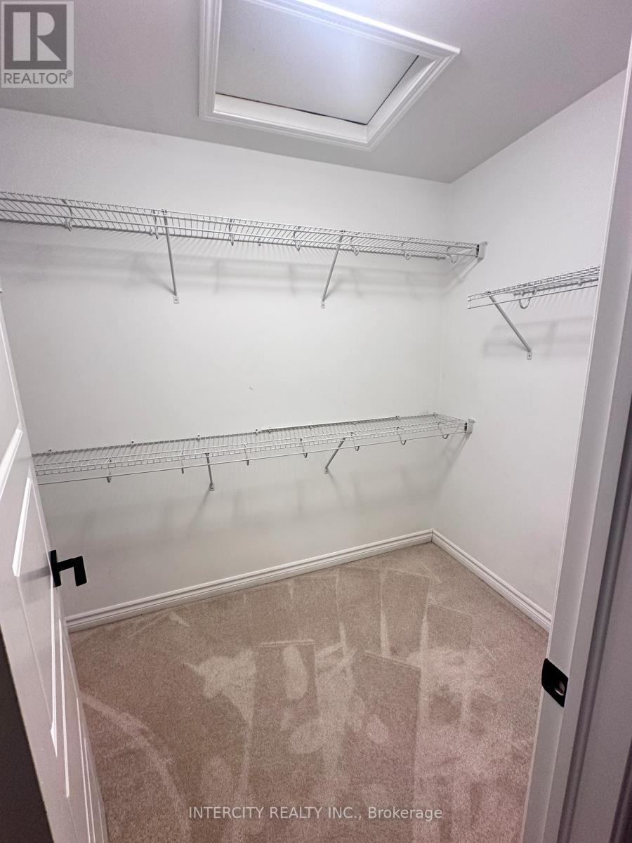 181 Forestwalk Street, Kitchener, Ontario  N2E 3Y2 - Photo 17 - X12724932