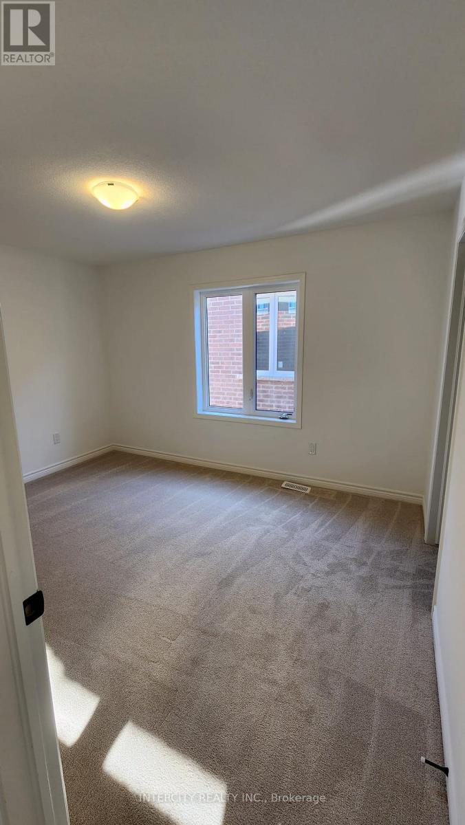 181 Forestwalk Street, Kitchener, Ontario  N2E 3Y2 - Photo 8 - X12724932