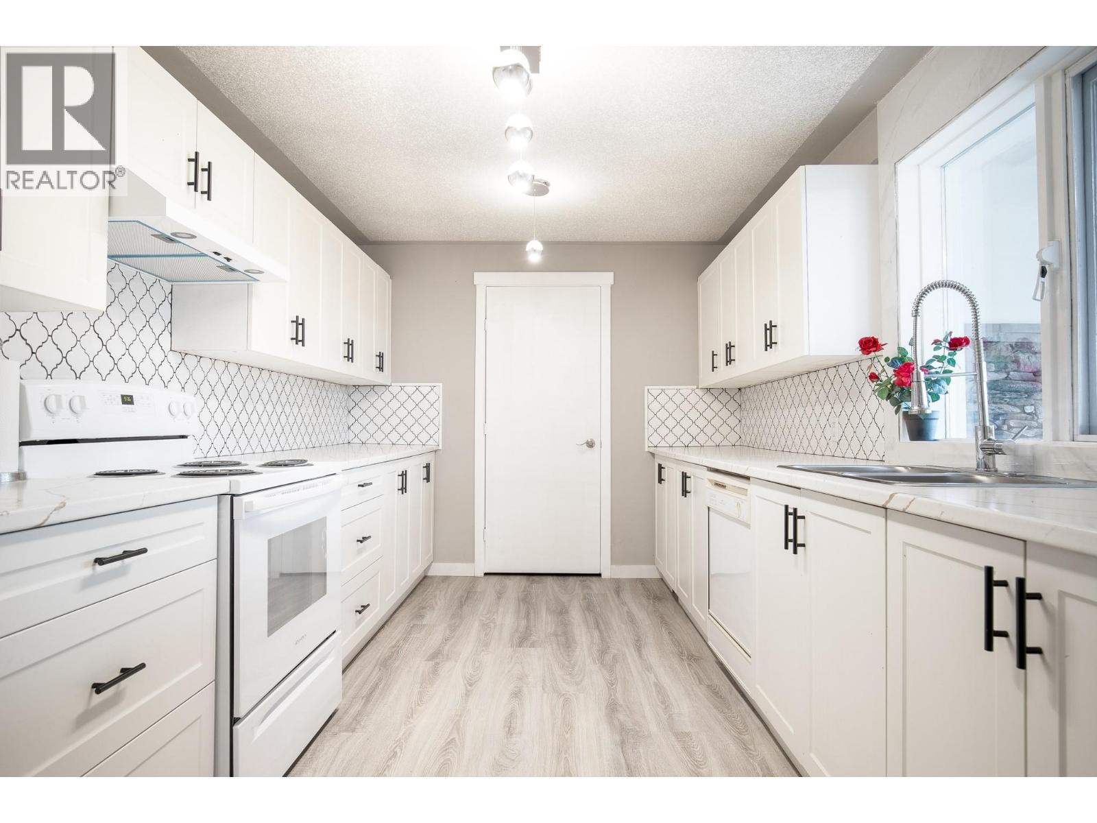 7880 Pleasant Valley Road, Vernon, British Columbia  V1B 3R9 - Photo 10 - 10373636