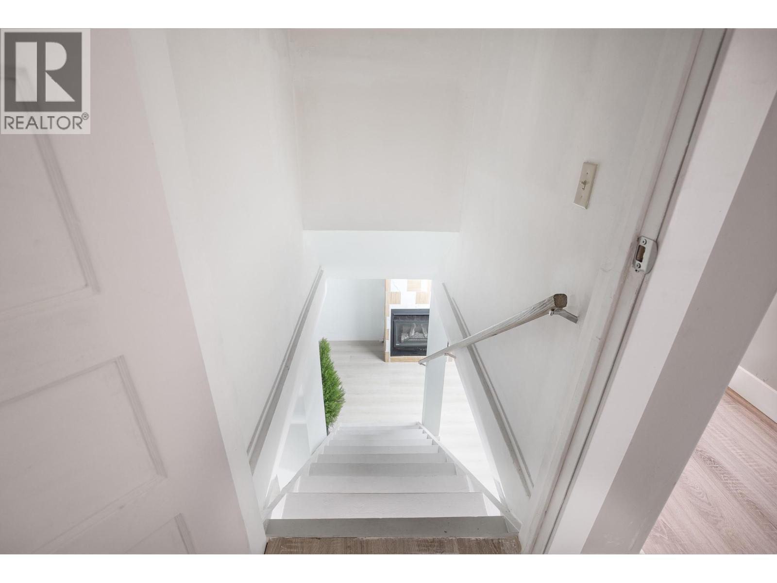 7880 Pleasant Valley Road, Vernon, British Columbia  V1B 3R9 - Photo 27 - 10373636