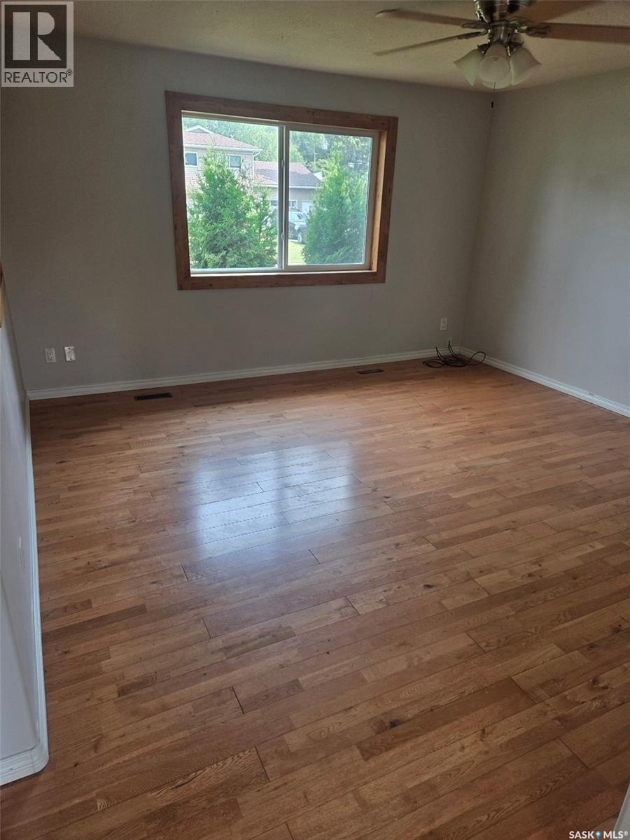 633/635 3rd Street Ne, Wadena, Saskatchewan  S0A 4J0 - Photo 10 - SK027319