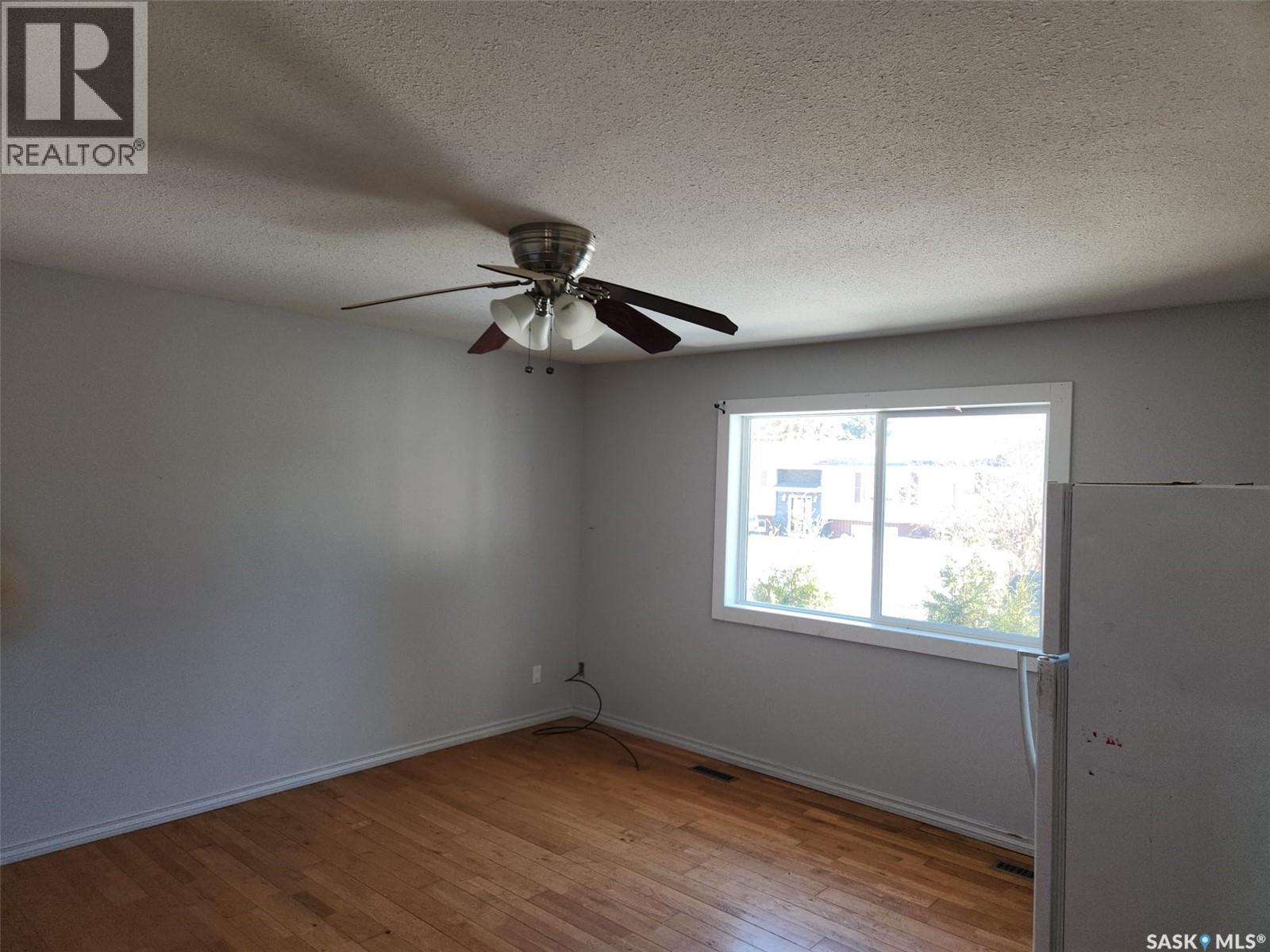 633/635 3rd Street Ne, Wadena, Saskatchewan  S0A 4J0 - Photo 9 - SK027319