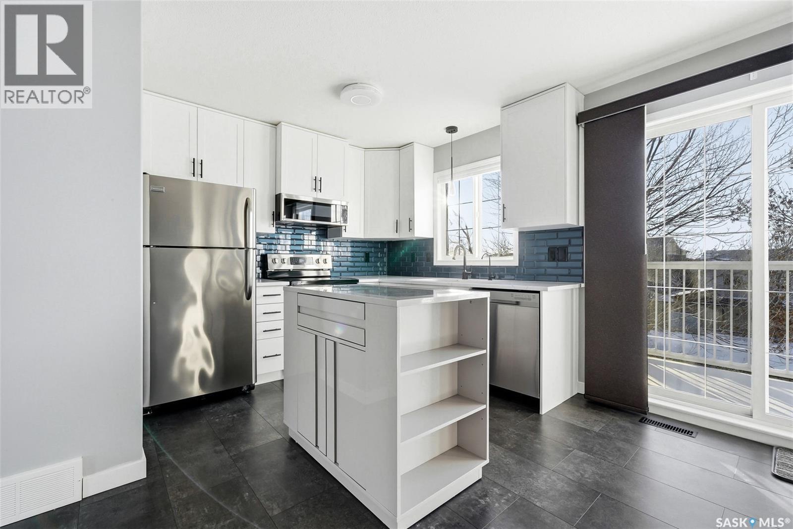 3826 Cormorant Drive E, Regina, Saskatchewan  S4N 7R8 - Photo 3 - SK027227