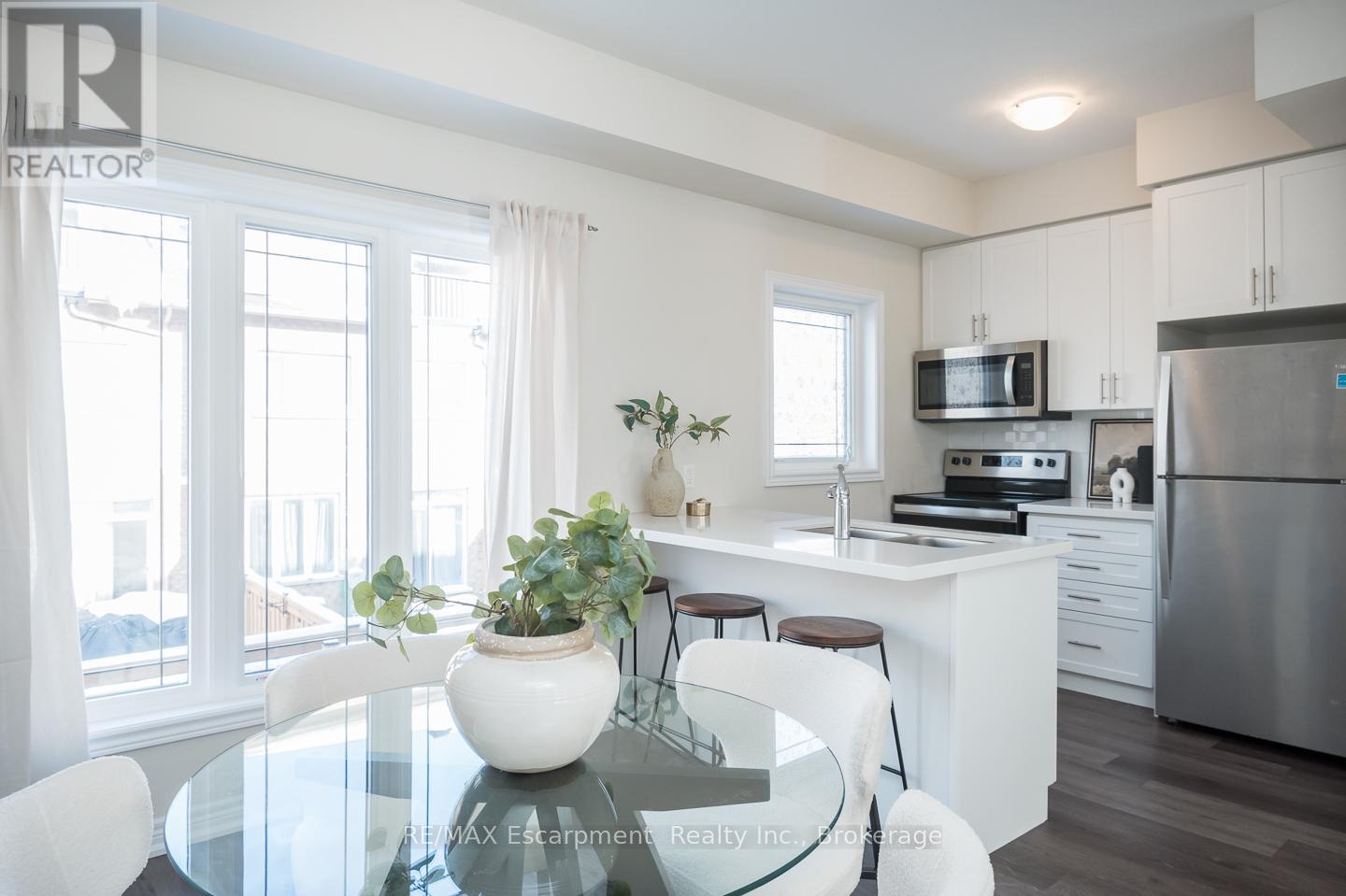 18 - 19 Picardy Drive, Hamilton, Ontario  L8J 2T7 - Photo 10 - X12725030