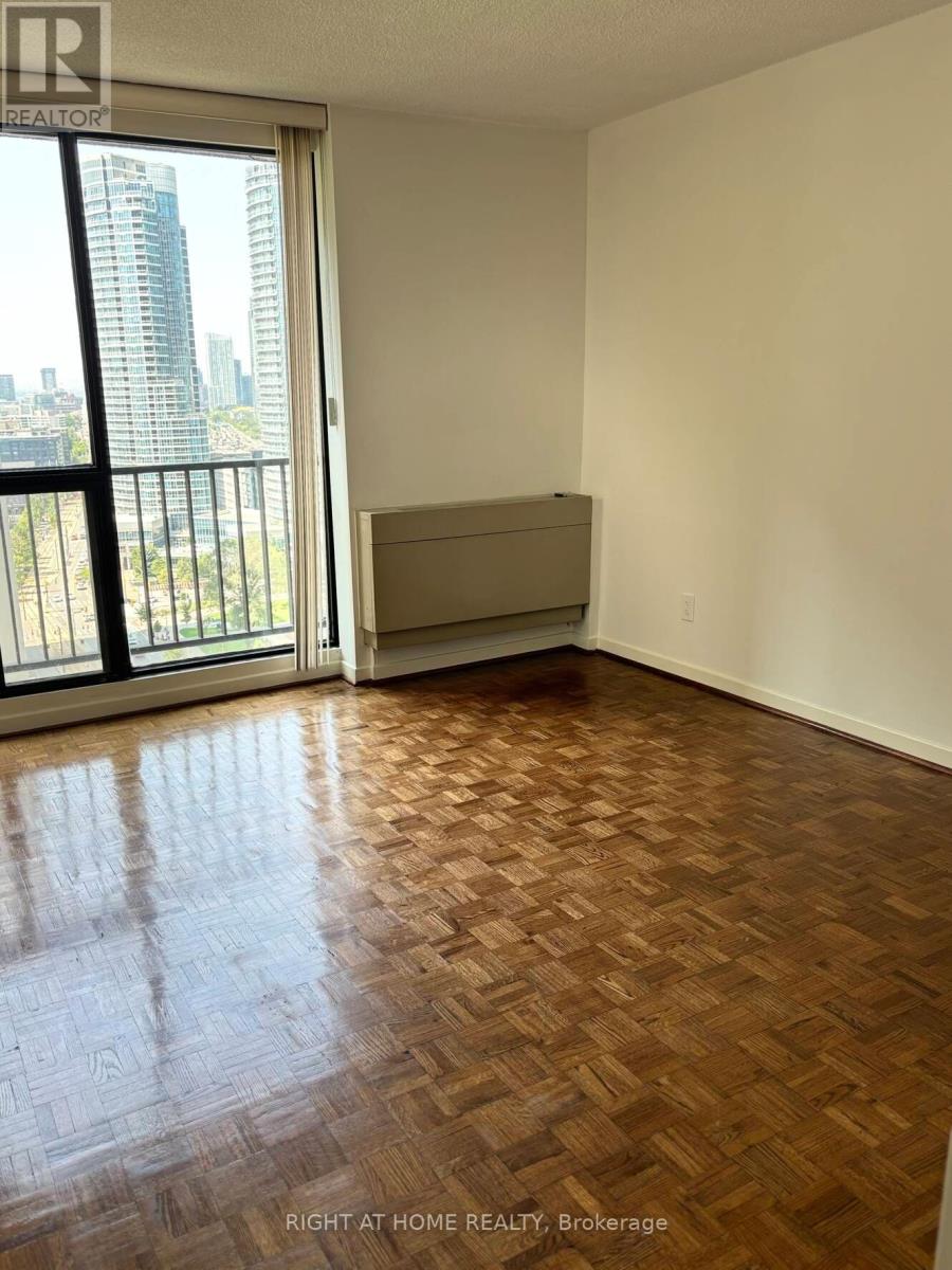 838 - 33 Harbour Square, Toronto, Ontario  M5J 2G2 - Photo 9 - C12663288