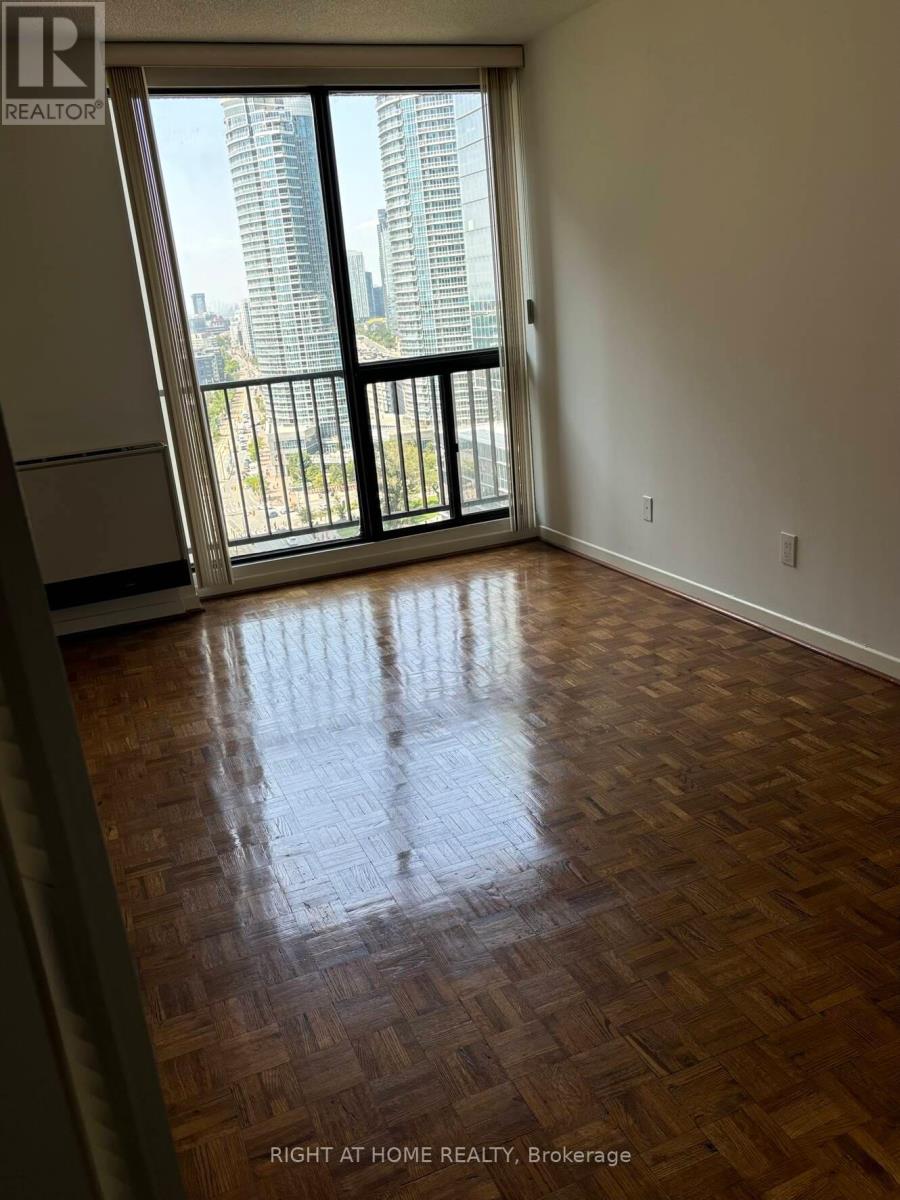 838 - 33 Harbour Square, Toronto, Ontario  M5J 2G2 - Photo 11 - C12663288