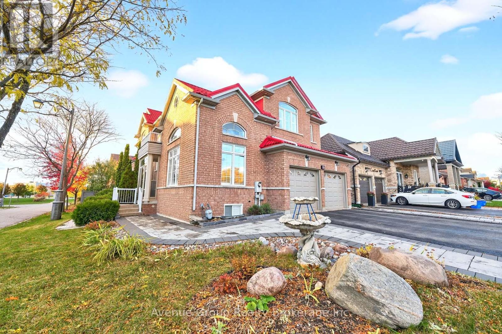 16 Caprara Crescent, Markham, Ontario  L6B 0B7 - Photo 2 - N12516592