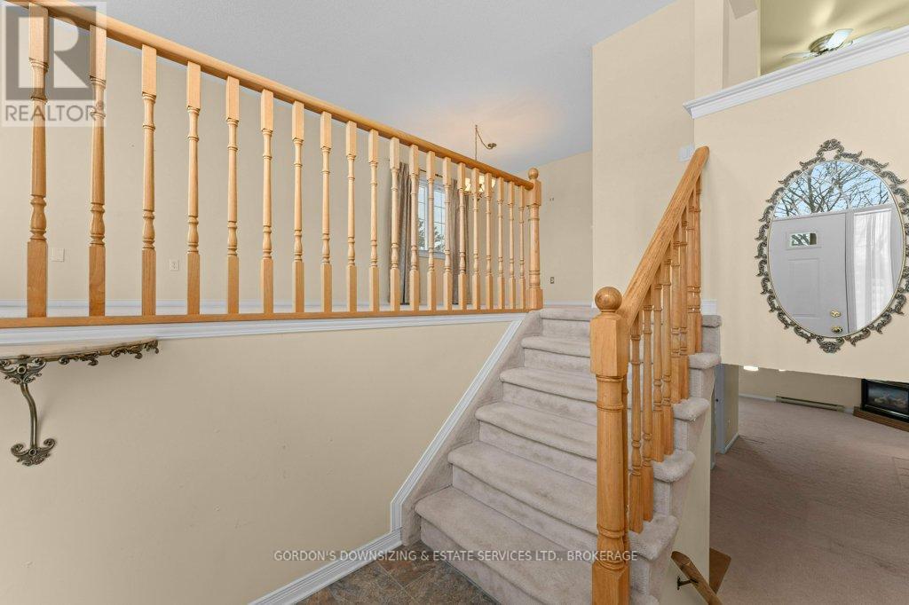 1112 Featherstone Court, Kingston, Ontario  K7M 8R5 - Photo 4 - X12725052