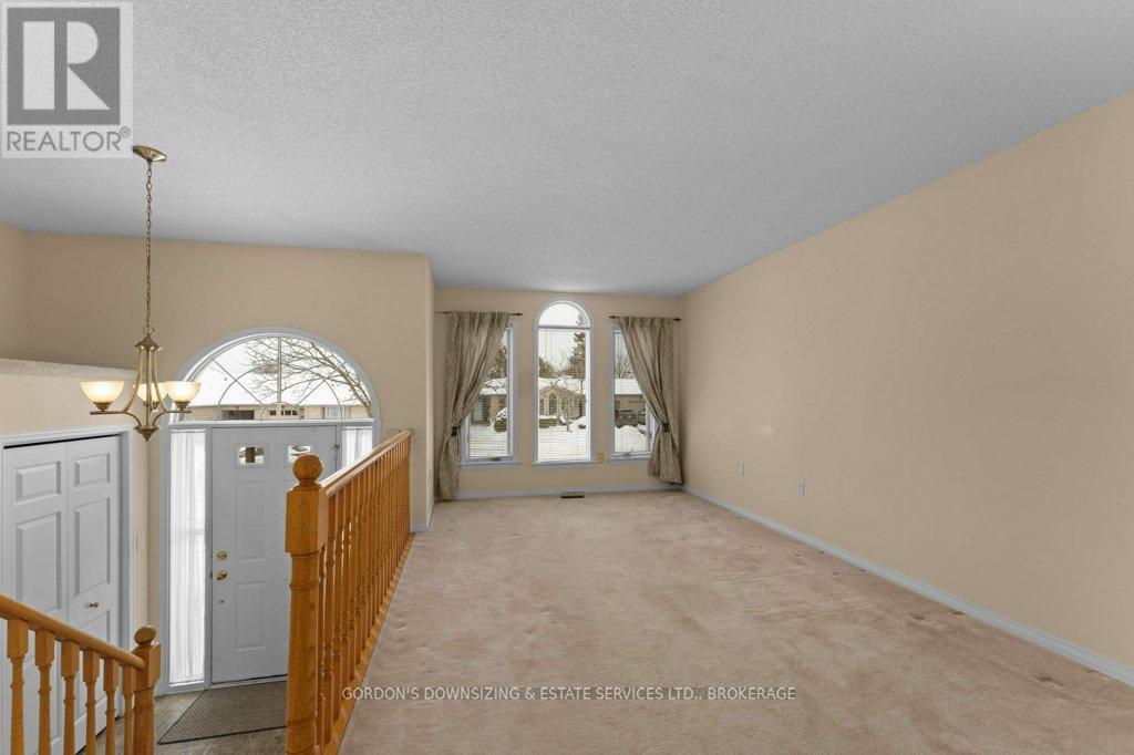 1112 Featherstone Court, Kingston, Ontario  K7M 8R5 - Photo 6 - X12725052