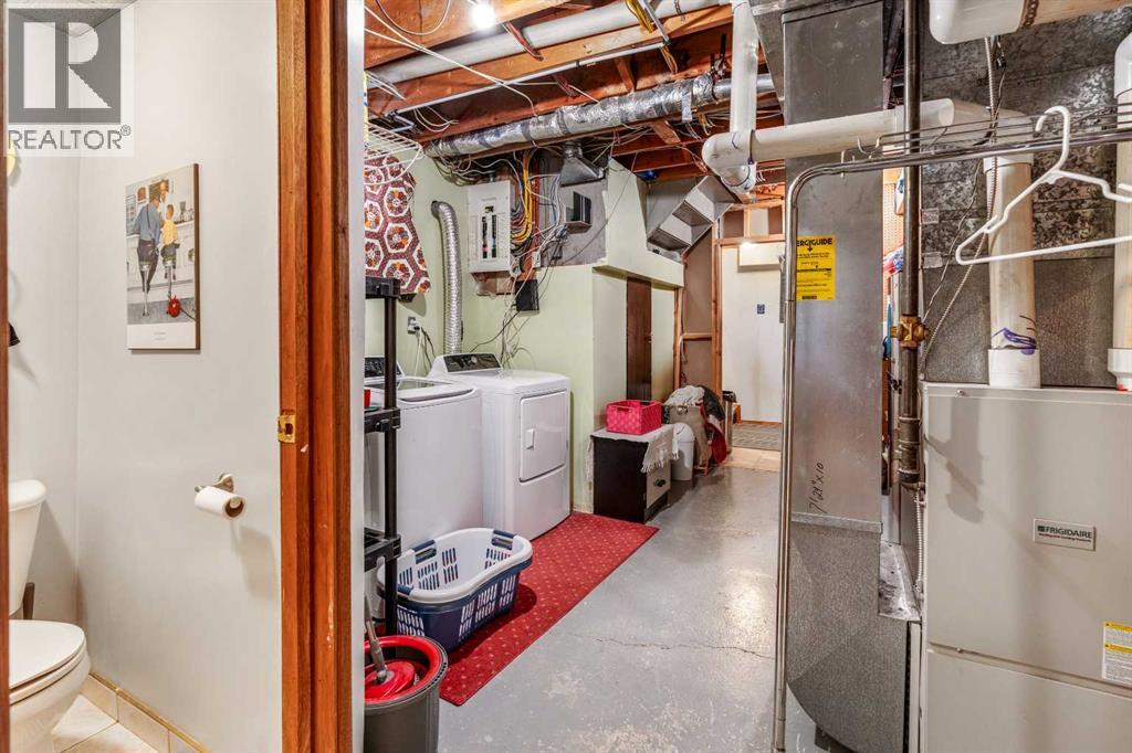 1810 122 Street, Blairmore, Alberta  T0K 0E0 - Photo 28 - A2280980