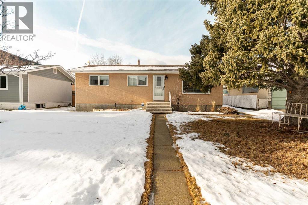 1810 122 Street, Blairmore, Alberta