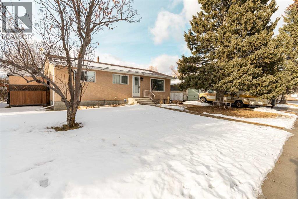 1810 122 Street, Blairmore, Alberta  T0K 0E0 - Photo 2 - A2280980