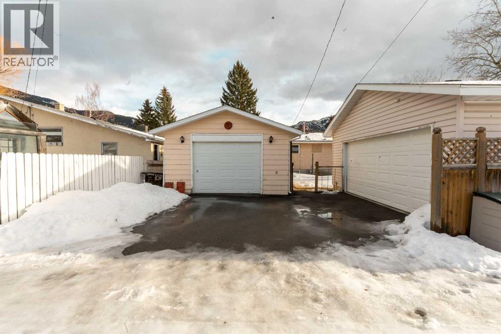 1810 122 Street, Blairmore, Alberta  T0K 0E0 - Photo 32 - A2280980