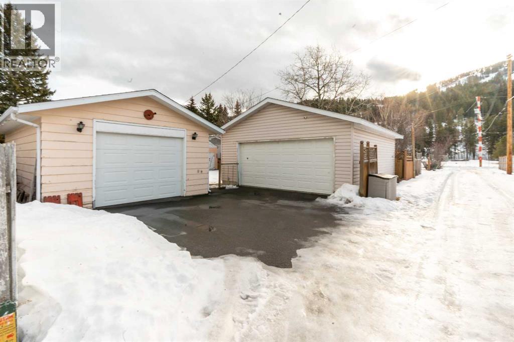 1810 122 Street, Blairmore, Alberta  T0K 0E0 - Photo 31 - A2280980