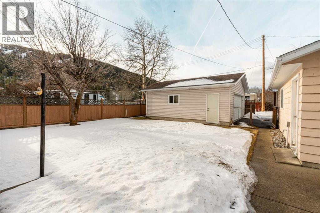 1810 122 Street, Blairmore, Alberta  T0K 0E0 - Photo 35 - A2280980