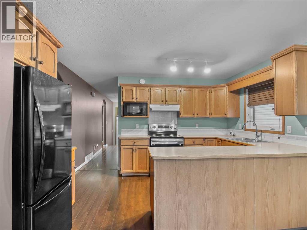 109 Duckering Close, Red Deer, Alberta  T4R 2Z4 - Photo 6 - A2270607