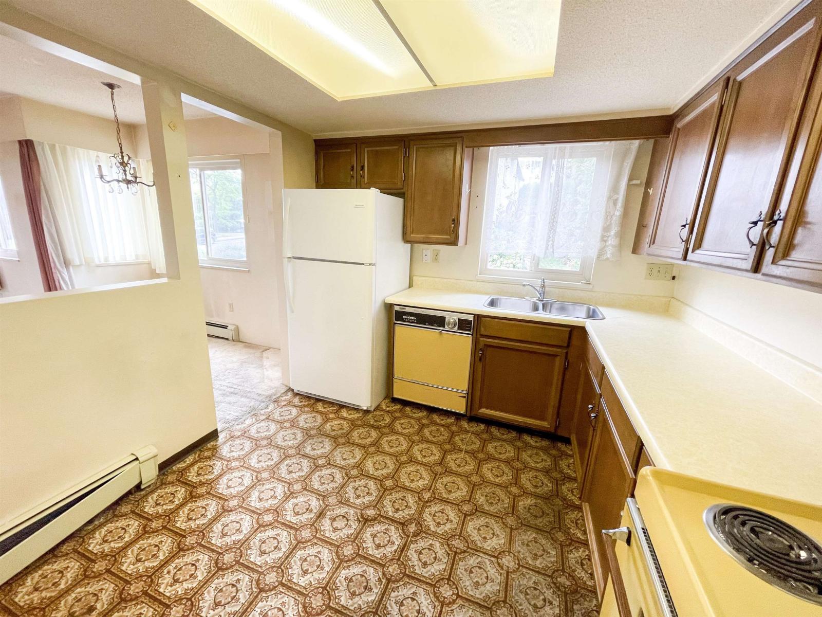 203 1368 Foster Street, White Rock, British Columbia  V4B 3X4 - Photo 3 - R3082584