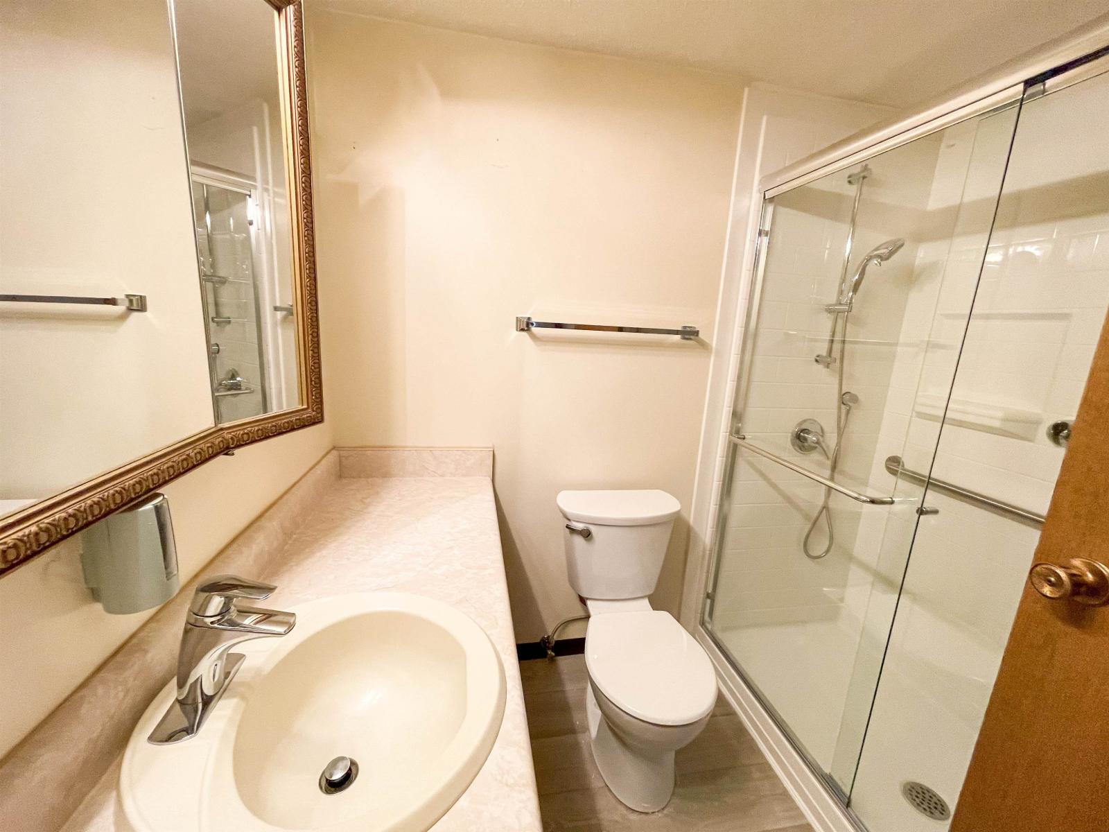 203 1368 Foster Street, White Rock, British Columbia  V4B 3X4 - Photo 15 - R3082584