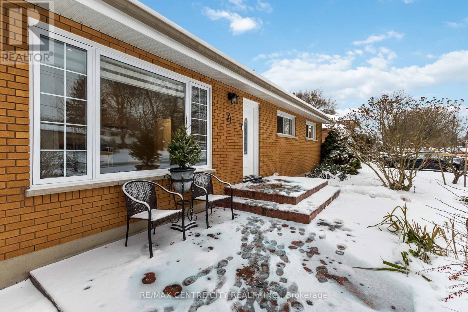 71 Sunray Avenue, London South, Ontario  N6P 1C1 - Photo 5 - X12725094