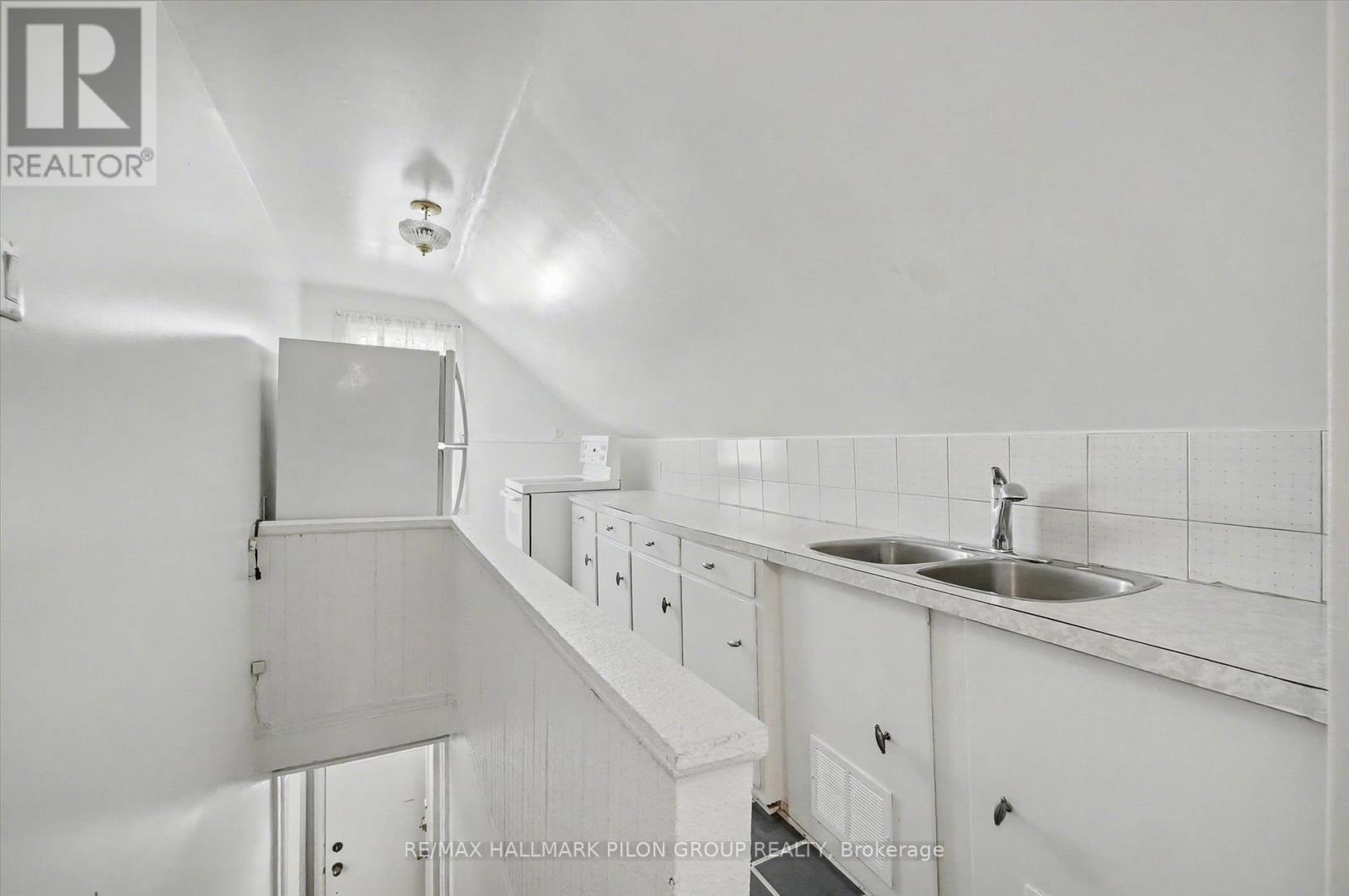 126 Vachon Avenue, Ottawa, Ontario K1L 5S8 - Photo 10 - X12724980