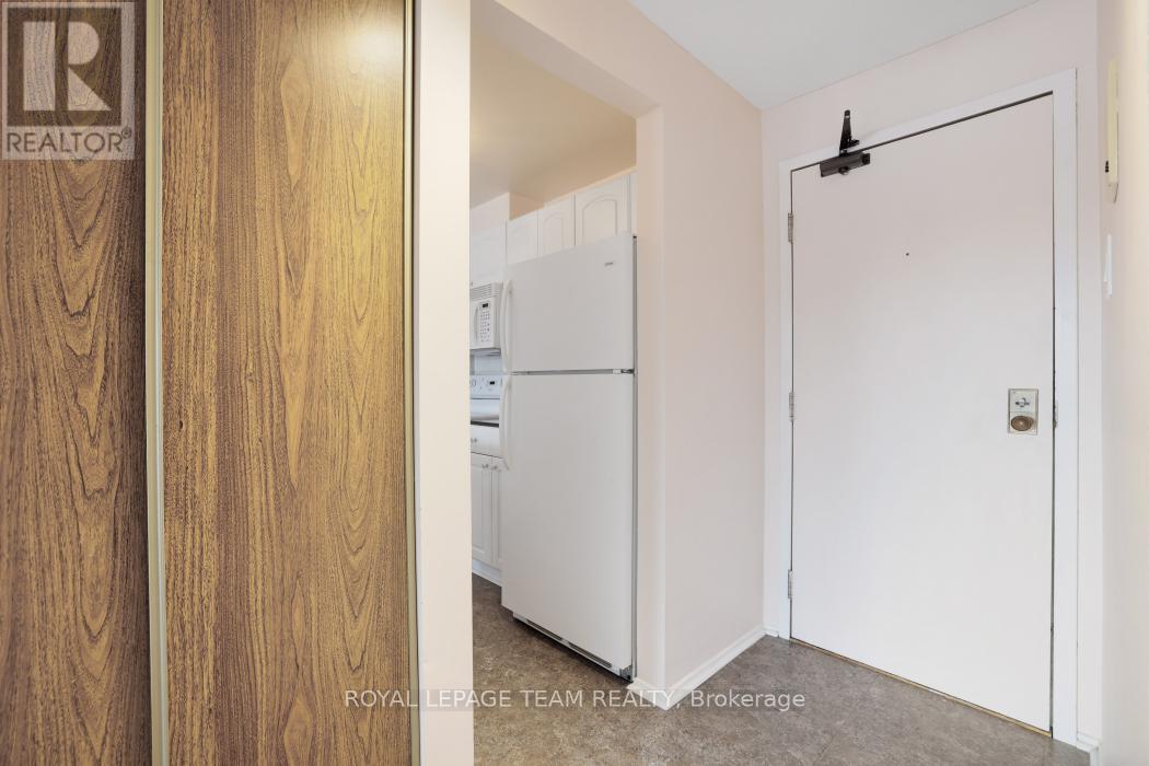 205 - 6532 Bilberry Drive, Ottawa, Ontario  K1C 4N9 - Photo 4 - X12725090