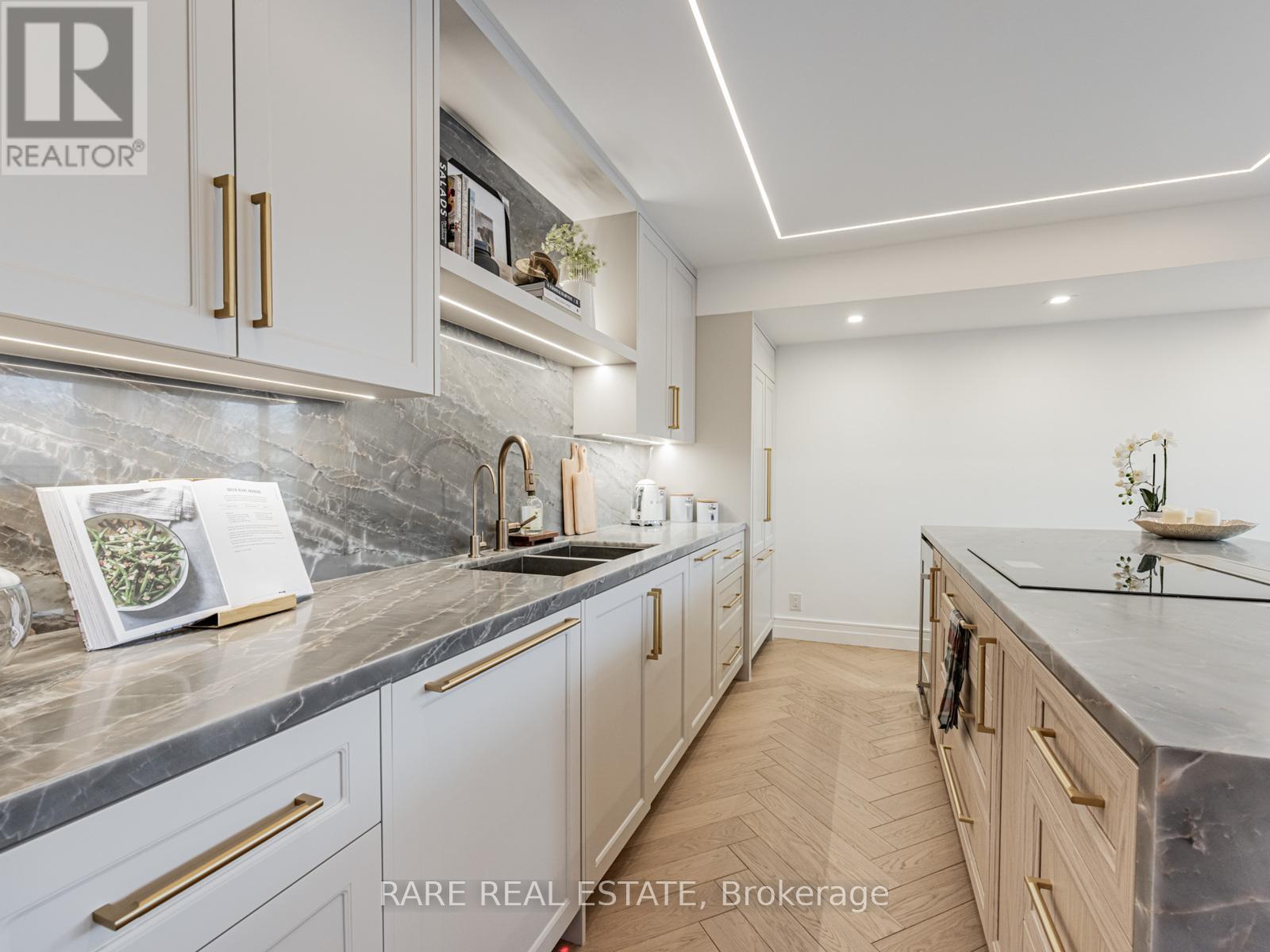 301 - 449 Walmer Road, Toronto, Ontario  M5P 2X9 - Photo 5 - C12724484