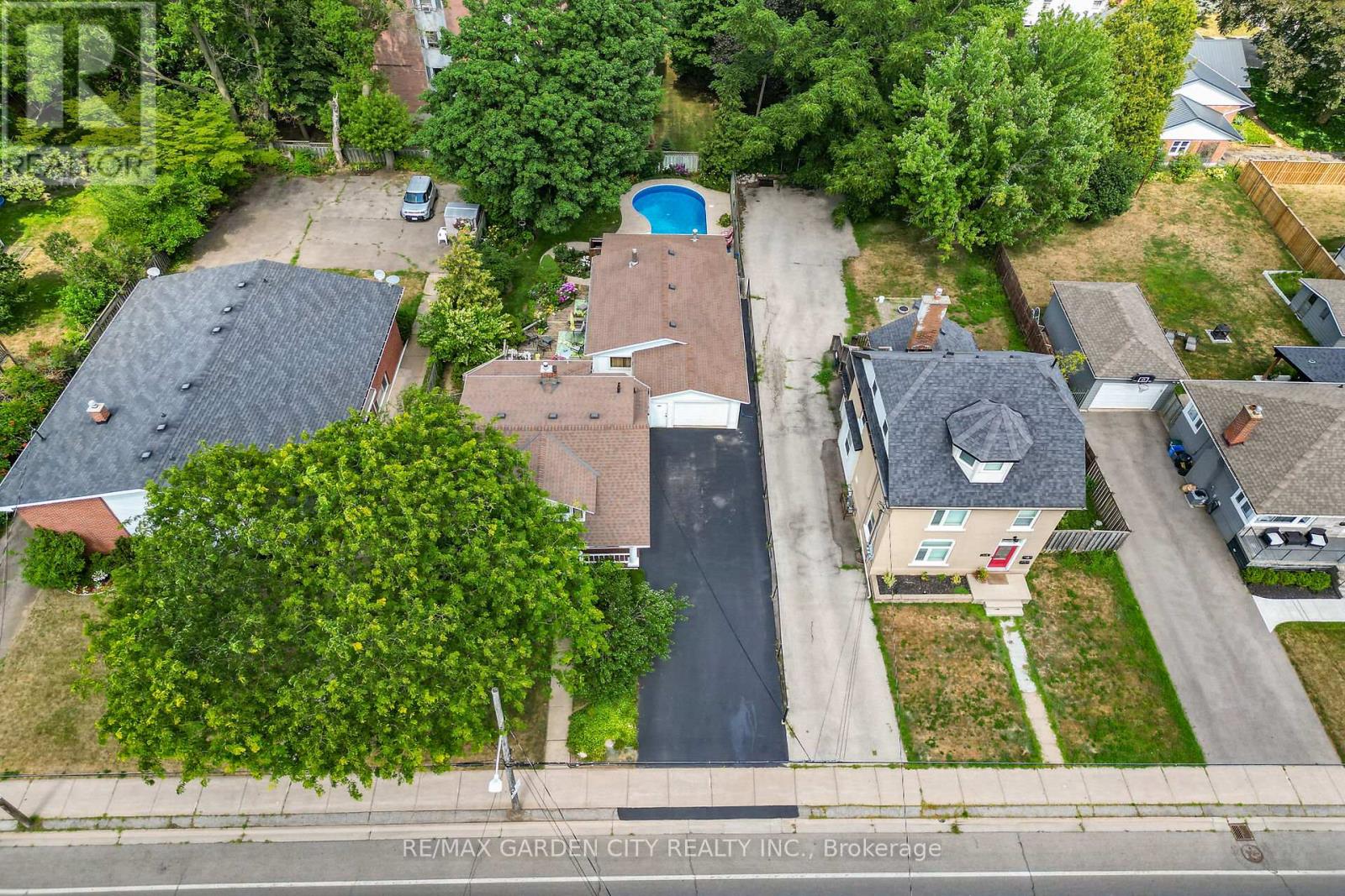 110 Livingston Avenue, Grimsby, Ontario  L3M 1L6 - Photo 43 - X12595454