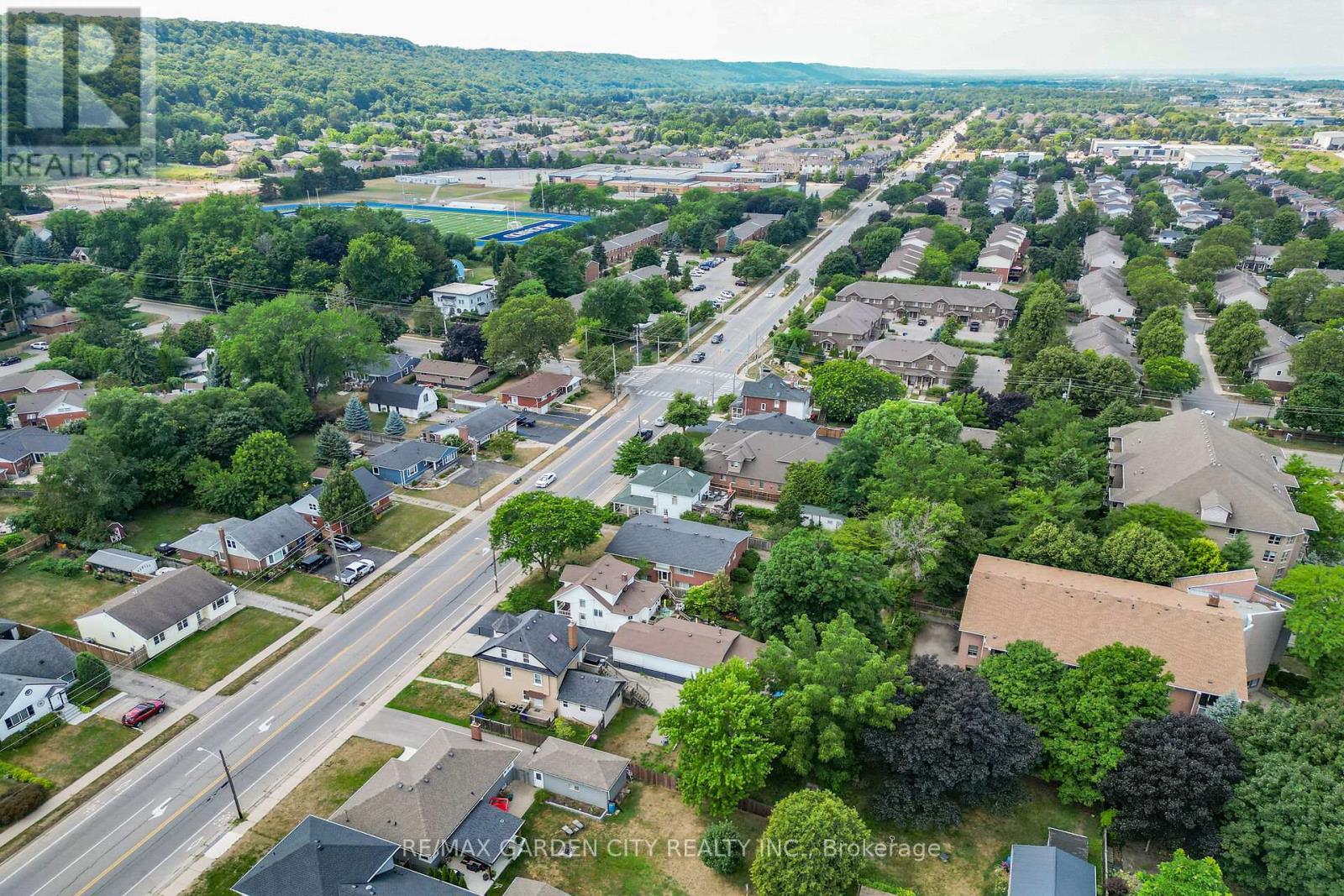 110 Livingston Avenue, Grimsby, Ontario  L3M 1L6 - Photo 39 - X12595454