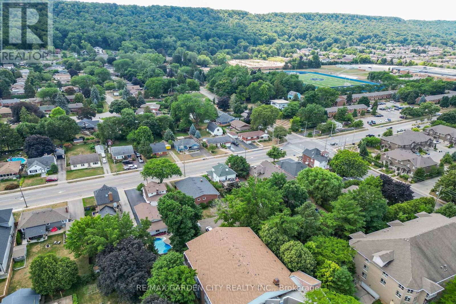 110 Livingston Avenue, Grimsby, Ontario  L3M 1L6 - Photo 40 - X12595454