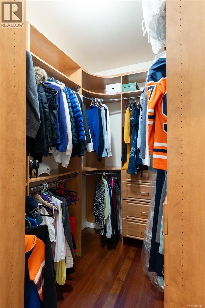 3908a Ascot Dr, Saanich, British Columbia  V8P 3S1 - Photo 23 - 1024107