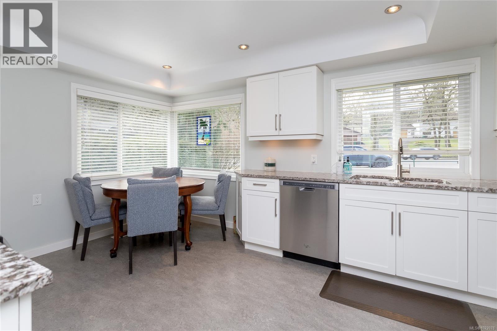 4121 Quadra St, Saanich, British Columbia  V8X 1L1 - Photo 10 - 1023978