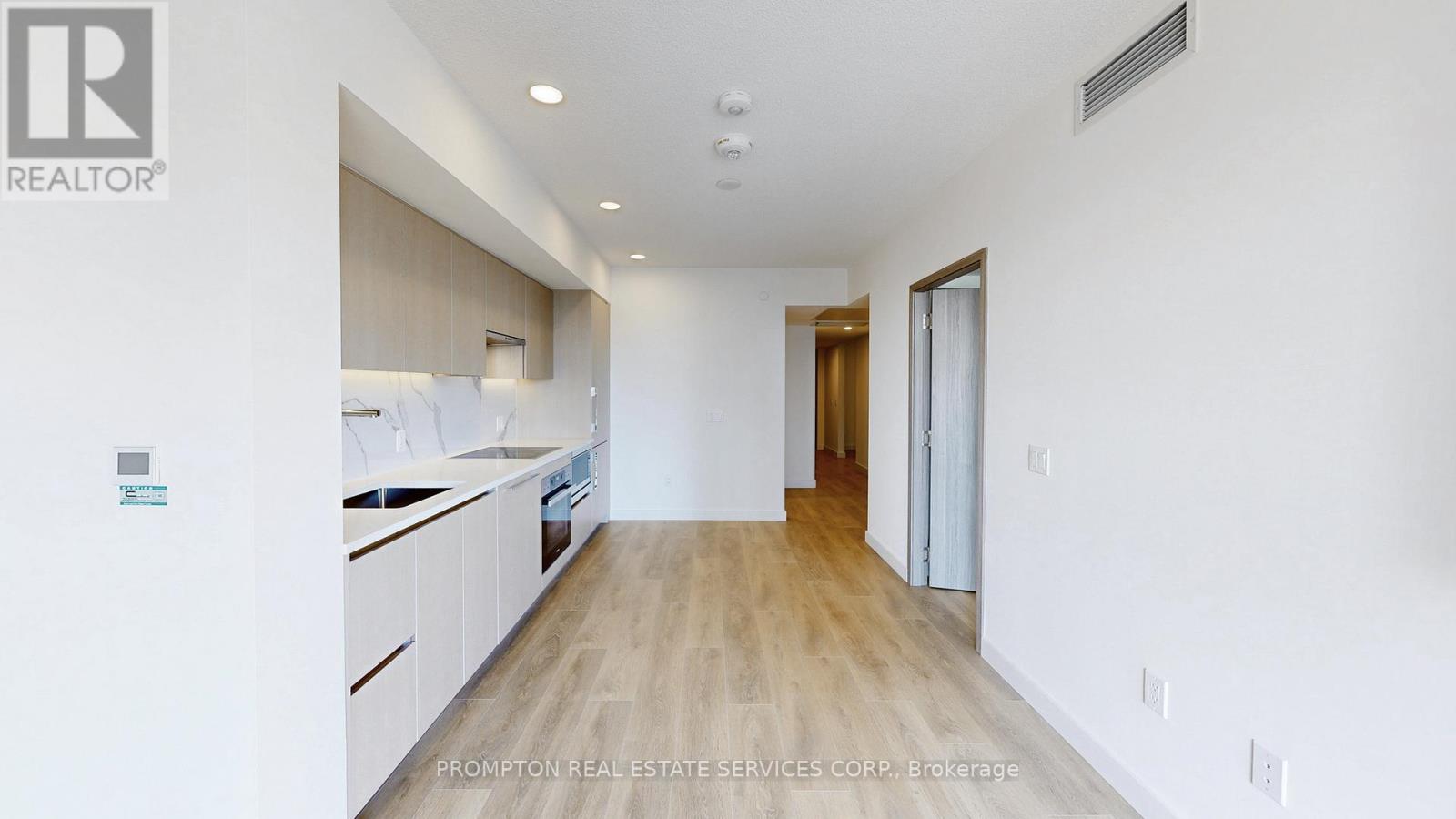 3709 - 1 Concord Cityplace Way, Toronto, Ontario  M5V 0X3 - Photo 3 - C12725034