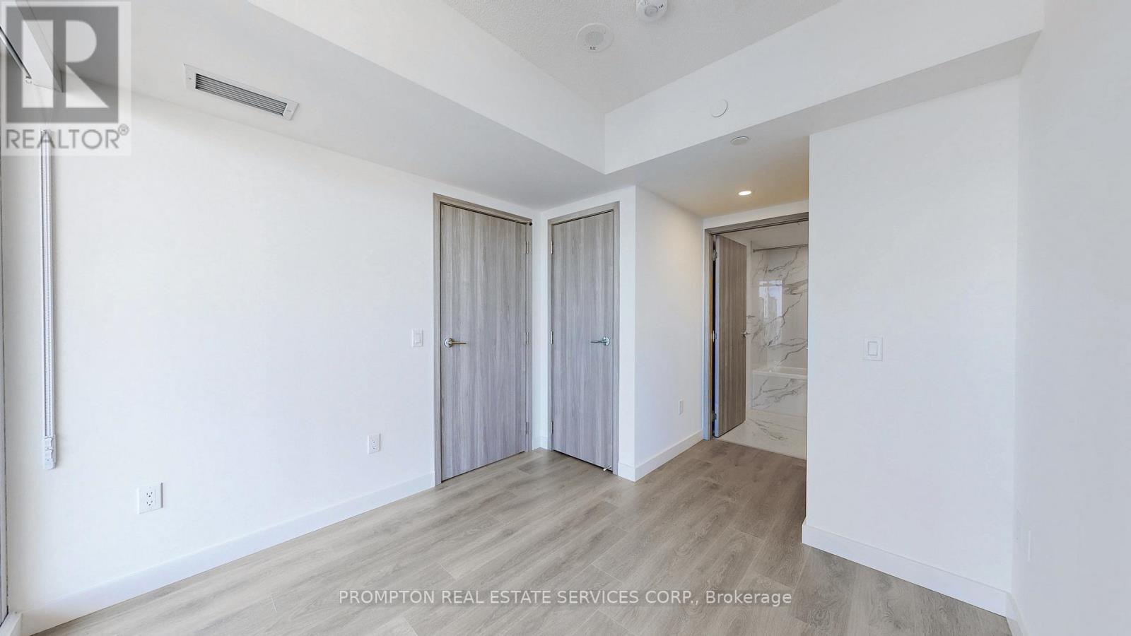 3709 - 1 Concord Cityplace Way, Toronto, Ontario  M5V 0X3 - Photo 7 - C12725034