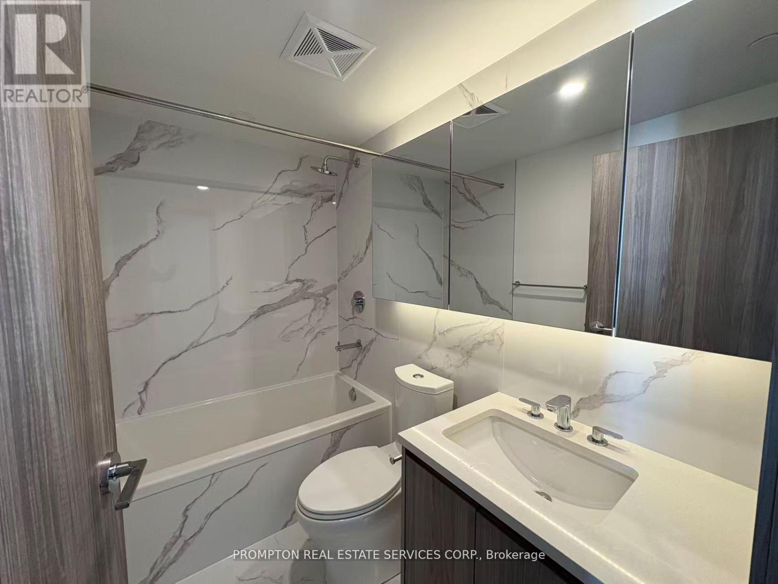 3709 - 1 Concord Cityplace Way, Toronto, Ontario  M5V 0X3 - Photo 8 - C12725034